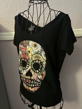 Women’s Black Floral Sugar Skull Off The Shoulder Short Sleeve Tee Size Medium
